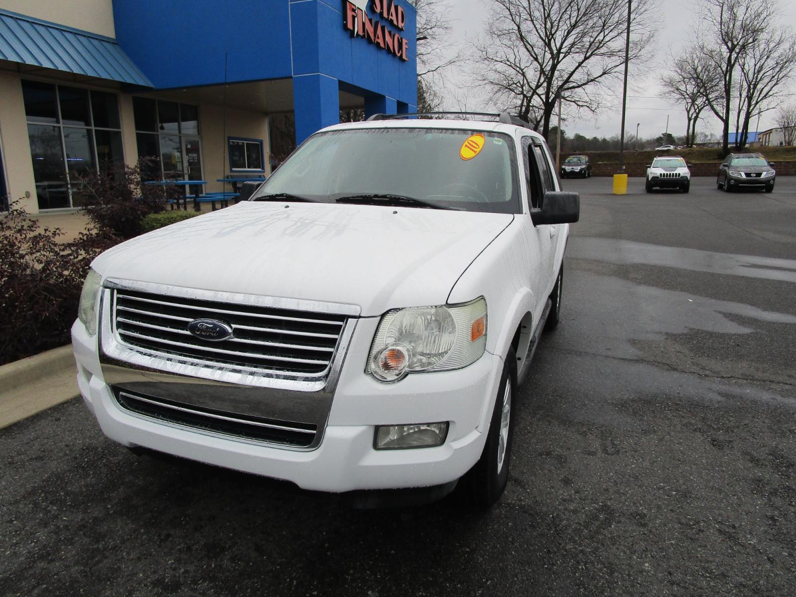 2010 WHITE Ford Explorer XLT 4.0L 2WD (1FMEU6DE1AU) with an 4.0L V6 SOHC 16V engine, 5-Speed Automatic transmission, located at 1814 Albert Pike Road, Hot Springs, AR, 71913, (501) 623-1717, 34.494228, -93.094070 - Photo #1